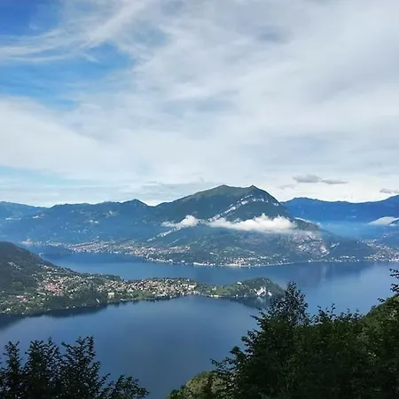 Mansarda Fra Monte E Lago Apartment *