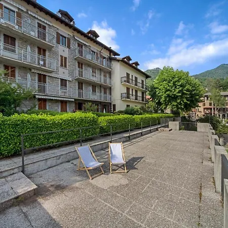 Apartment Mansarda Fra Monte E Lago *